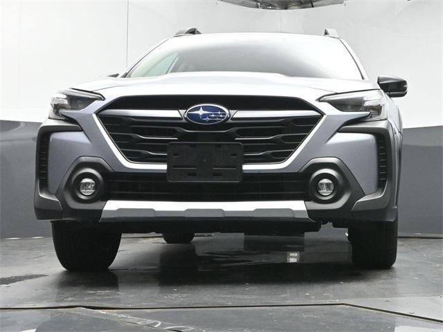 Photo of 2024 Ice Silver Metallic Subaru Outback