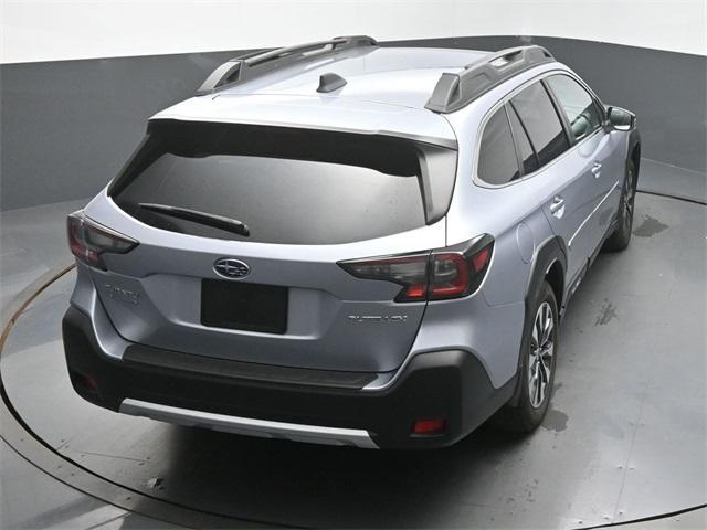 Photo of 2024 Ice Silver Metallic Subaru Outback