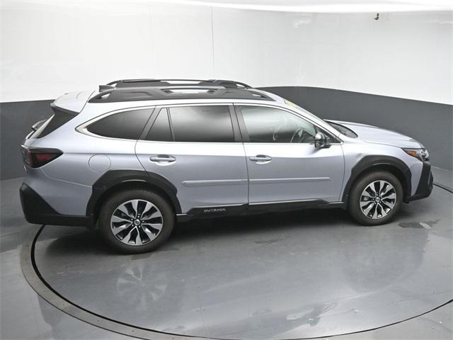 Photo of 2024 Ice Silver Metallic Subaru Outback