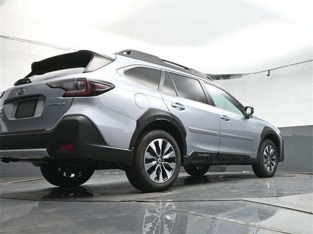Photo of 2024 Ice Silver Metallic Subaru Outback