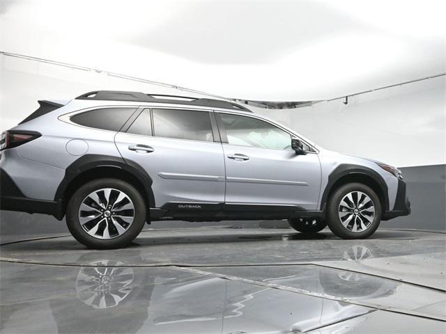 Photo of 2024 Ice Silver Metallic Subaru Outback