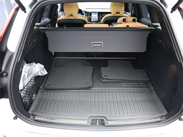 Photo of 2025 Crystal White Metallic Volvo XC60 Plug-In Hybrid