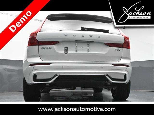 Photo of 2025 Crystal White Metallic Volvo XC60 Plug-In Hybrid