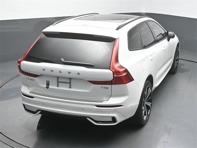 Photo of 2025 Crystal White Metallic Volvo XC60 Plug-In Hybrid