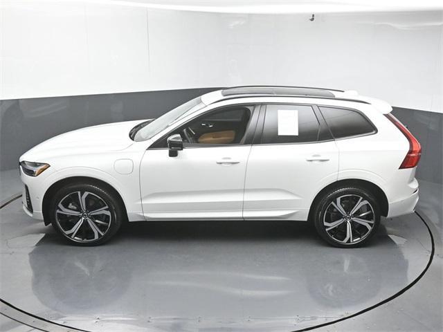 Photo of 2025 Crystal White Metallic Volvo XC60 Plug-In Hybrid