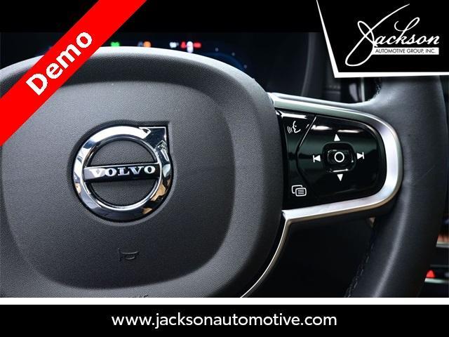 Photo of 2025 Crystal White Metallic Volvo XC60 Plug-In Hybrid
