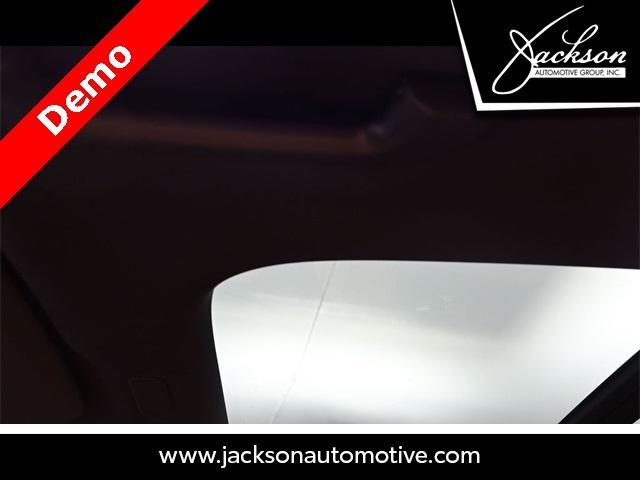 Photo of 2025 Crystal White Metallic Volvo XC60 Plug-In Hybrid