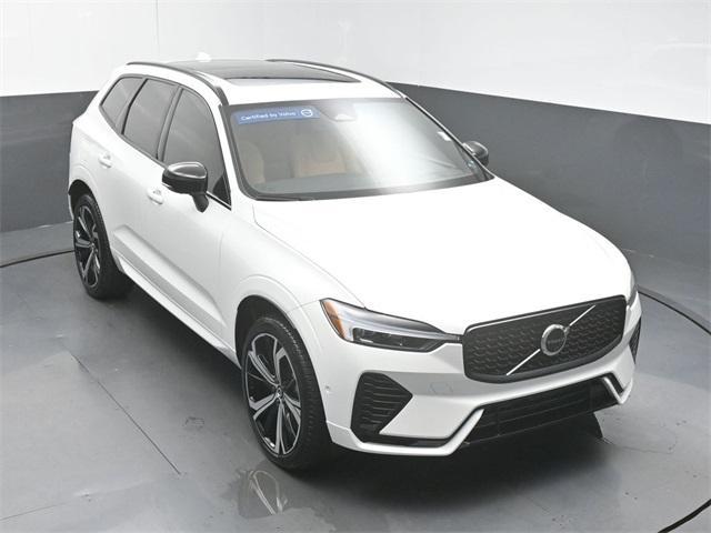 Photo of 2025 Crystal White Metallic Volvo XC60 Plug-In Hybrid