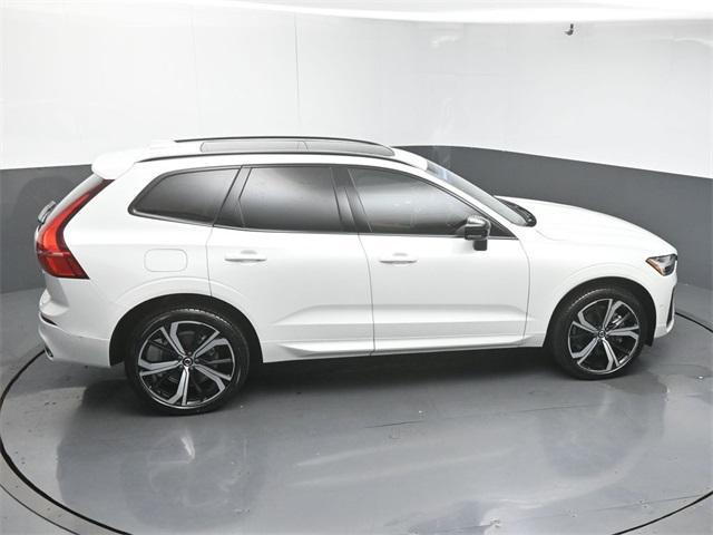 Photo of 2025 Crystal White Metallic Volvo XC60 Plug-In Hybrid