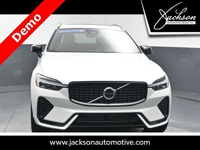 Photo of 2025 Crystal White Metallic Volvo XC60 Plug-In Hybrid