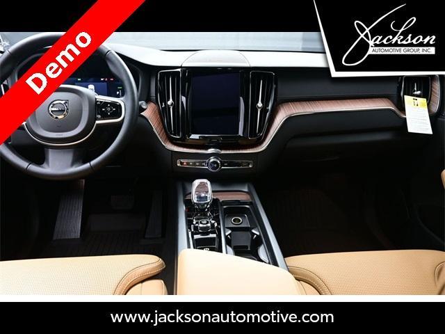 Photo of 2025 Crystal White Metallic Volvo XC60 Plug-In Hybrid