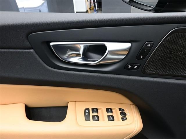 Photo of 2025 Crystal White Metallic Volvo XC60 Plug-In Hybrid