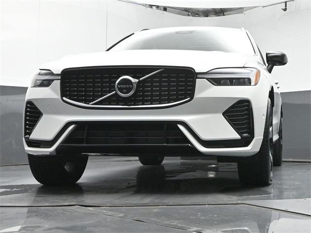 Photo of 2025 Crystal White Metallic Volvo XC60 Plug-In Hybrid