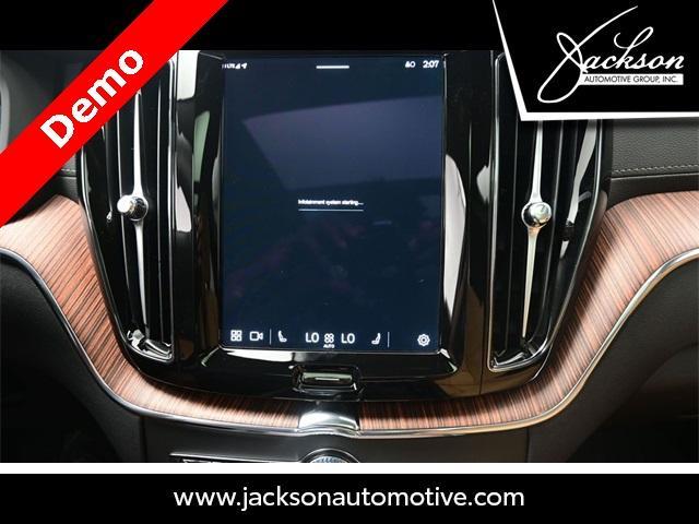 Photo of 2025 Crystal White Metallic Volvo XC60 Plug-In Hybrid