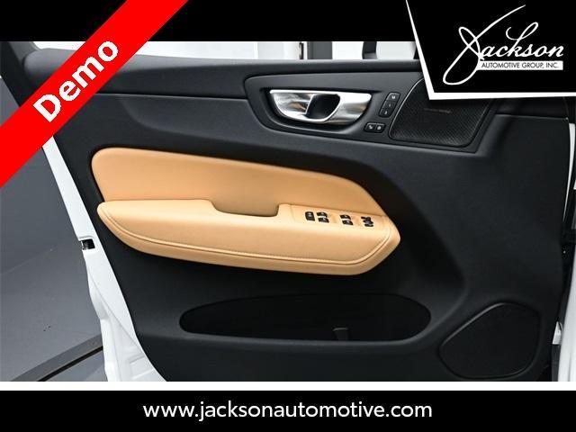 Photo of 2025 Crystal White Metallic Volvo XC60 Plug-In Hybrid