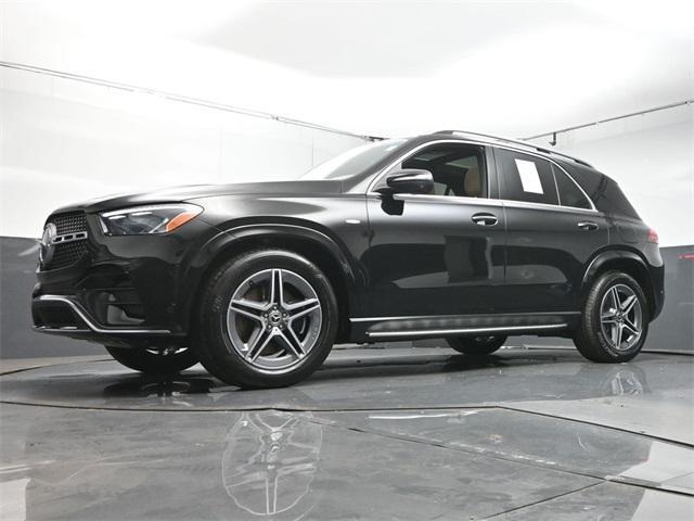 Photo of 2025 Obsidian Black Mercedes-Benz GLE 450e