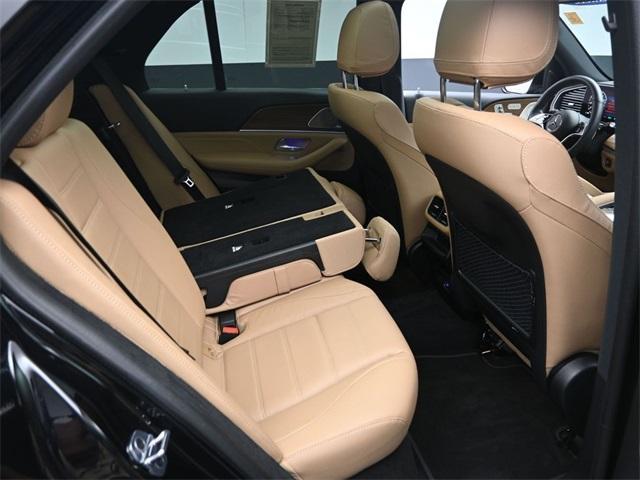 Photo of 2025 Obsidian Black Mercedes-Benz GLE 450e