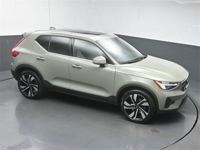 Photo of 2023 Sage Green Metallic Volvo XC40