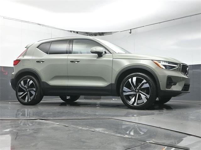 Photo of 2023 Sage Green Metallic Volvo XC40