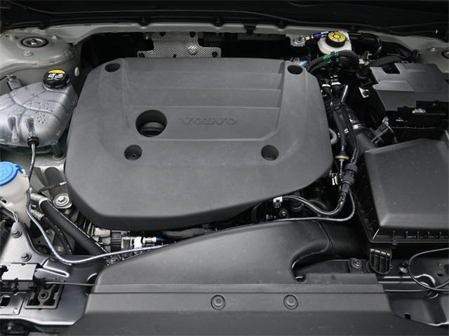 Photo of 2023 Sage Green Metallic Volvo XC40