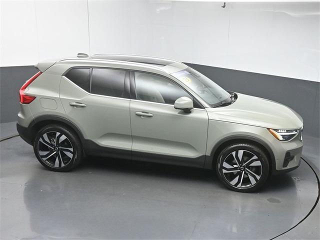 Photo of 2023 Sage Green Metallic Volvo XC40