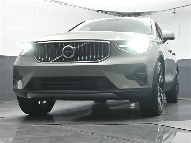 Photo of 2023 Sage Green Metallic Volvo XC40