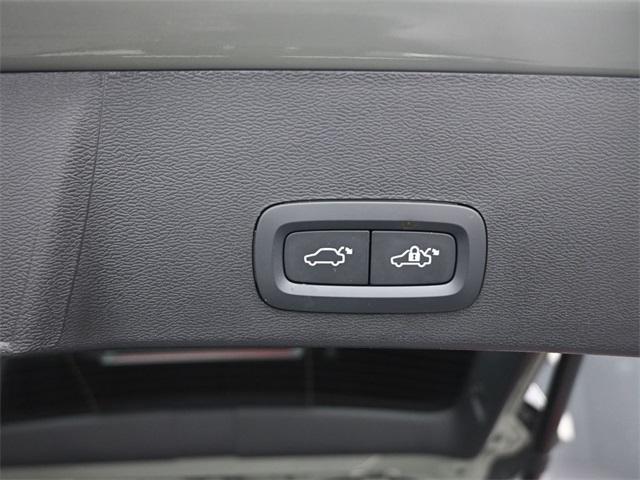 Photo of 2023 Sage Green Metallic Volvo XC40