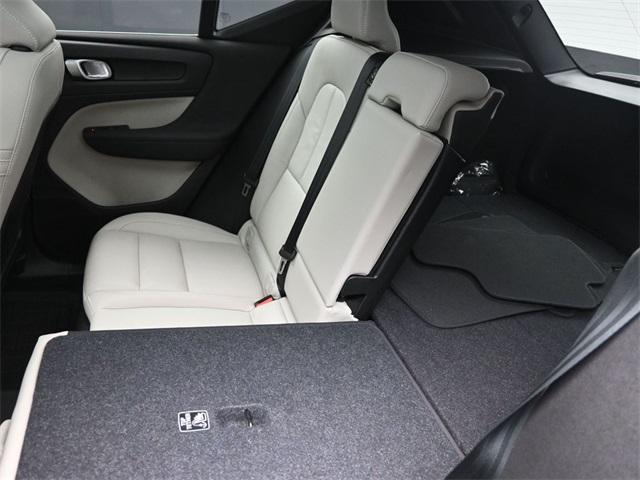 Photo of 2023 Sage Green Metallic Volvo XC40