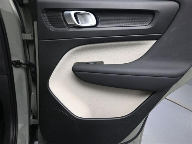 Photo of 2023 Sage Green Metallic Volvo XC40