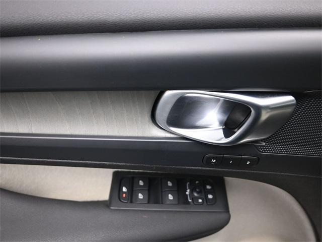 Photo of 2023 Sage Green Metallic Volvo XC40