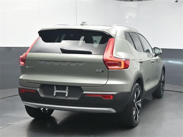 Photo of 2023 Sage Green Metallic Volvo XC40
