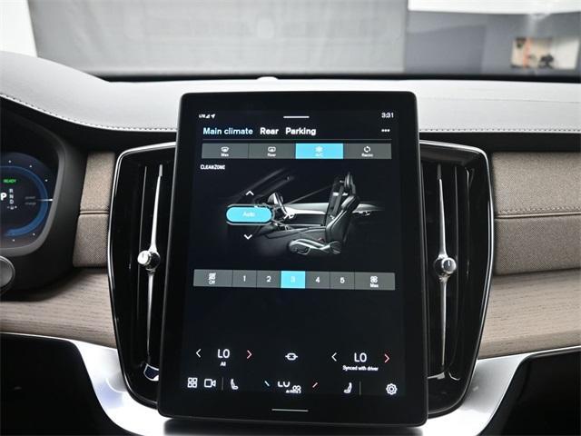 Photo of 2025 White Volvo XC90 Plug-In Hybrid