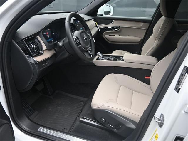 Photo of 2025 White Volvo XC90 Plug-In Hybrid