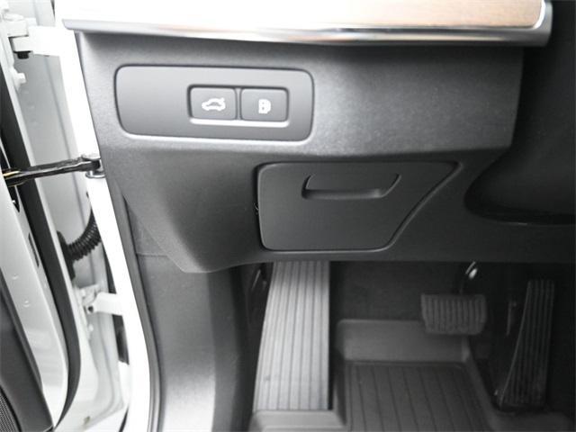 Photo of 2025 White Volvo XC90 Plug-In Hybrid