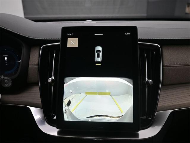 Photo of 2025 Black Volvo XC90 Plug-In Hybrid