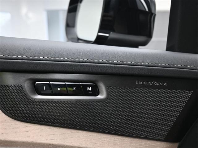 Photo of 2025 Black Volvo XC90 Plug-In Hybrid