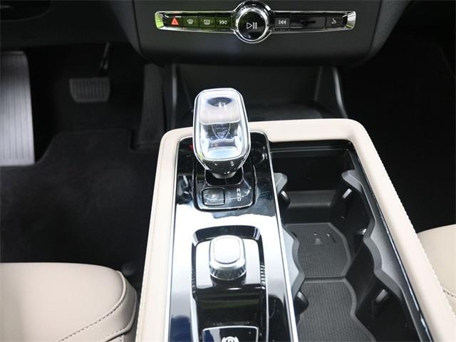 Photo of 2025 Black Volvo XC90 Plug-In Hybrid
