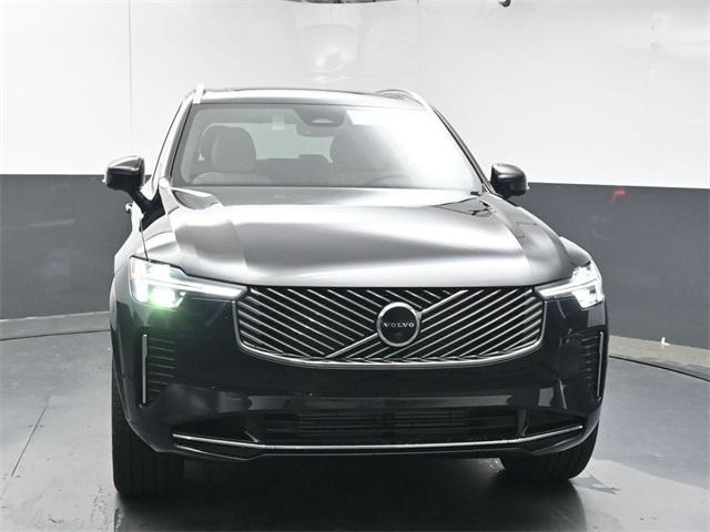Photo of 2025 Black Volvo XC90 Plug-In Hybrid