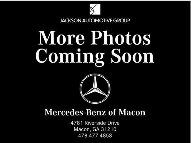Photo of 2022 Polar White Mercedes-Benz GLB 250