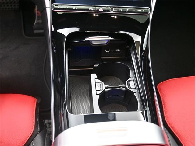 Photo of 2025 Alpine Mercedes-Benz C-Class