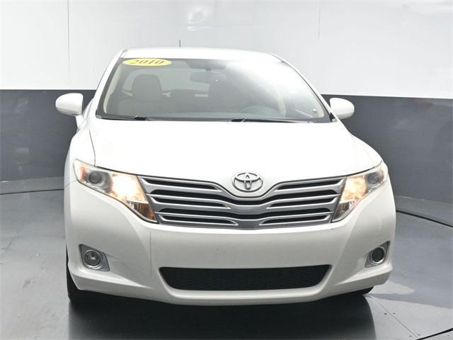 Photo of 2010 White Toyota Venza