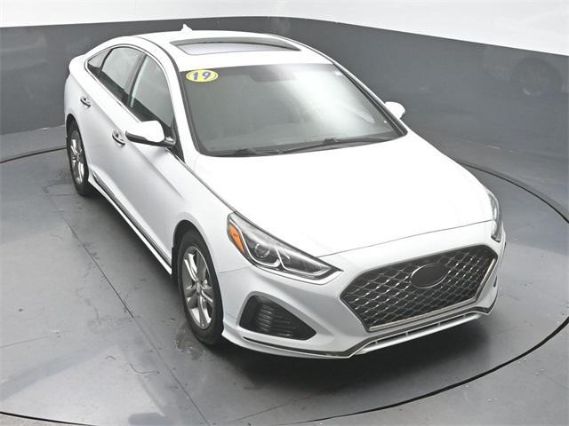Photo of 2019 Quartz White Hyundai SONATA