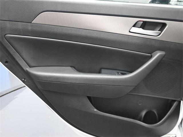 Photo of 2019 Quartz White Hyundai SONATA