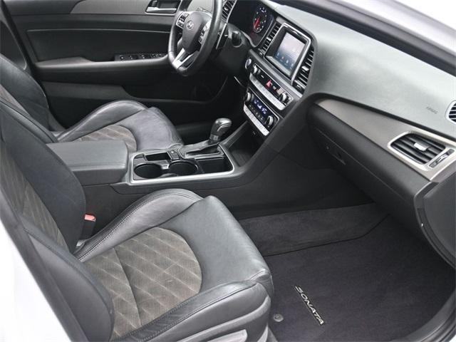 Photo of 2019 Quartz White Hyundai SONATA