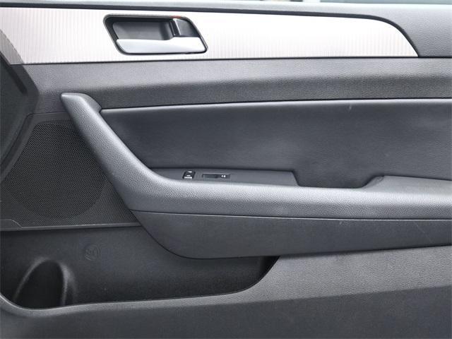 Photo of 2019 Quartz White Hyundai SONATA