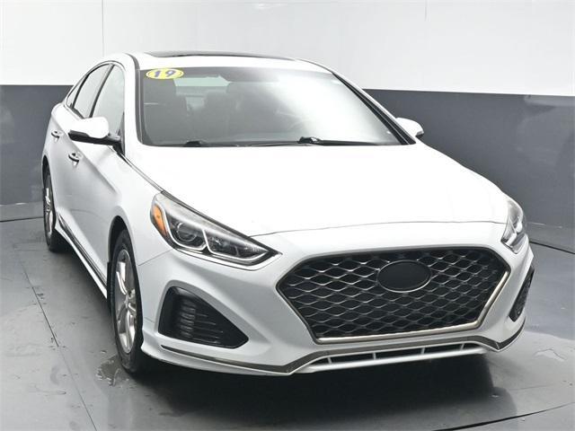 Photo of 2019 Quartz White Hyundai SONATA