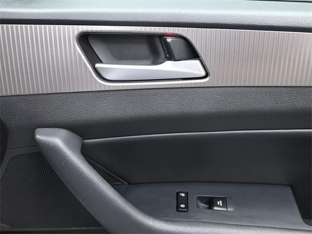 Photo of 2019 Quartz White Hyundai SONATA