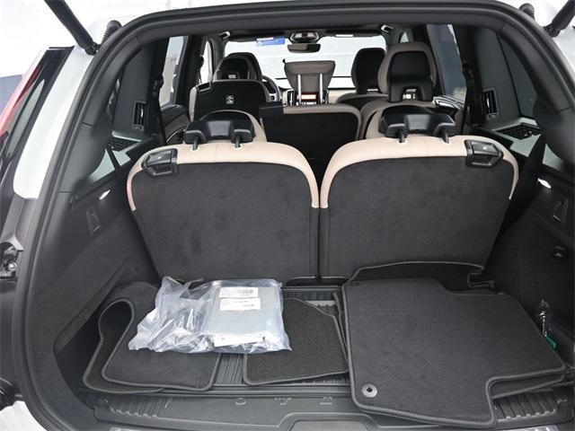 Photo of 2026 Crystal White Volvo XC90