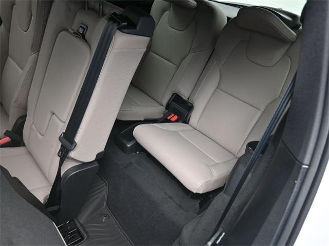 Photo of 2026 Crystal White Volvo XC90