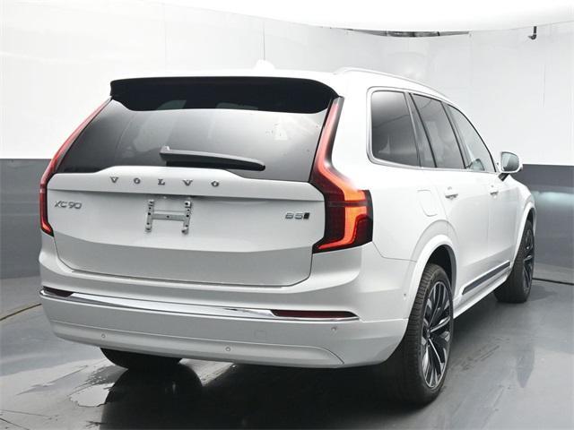Photo of 2026 Crystal White Volvo XC90
